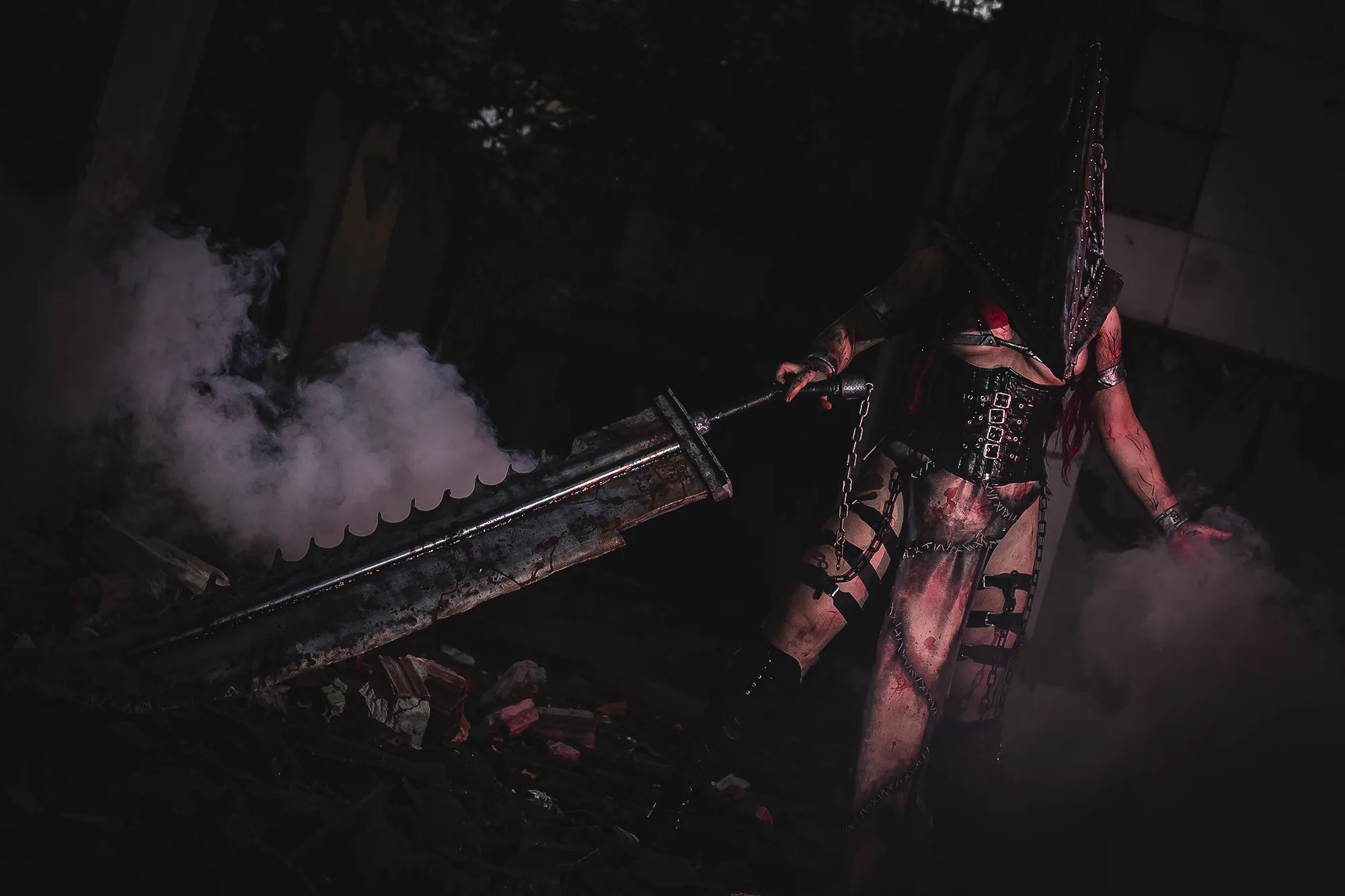 Foto 7 — Pyramid Head