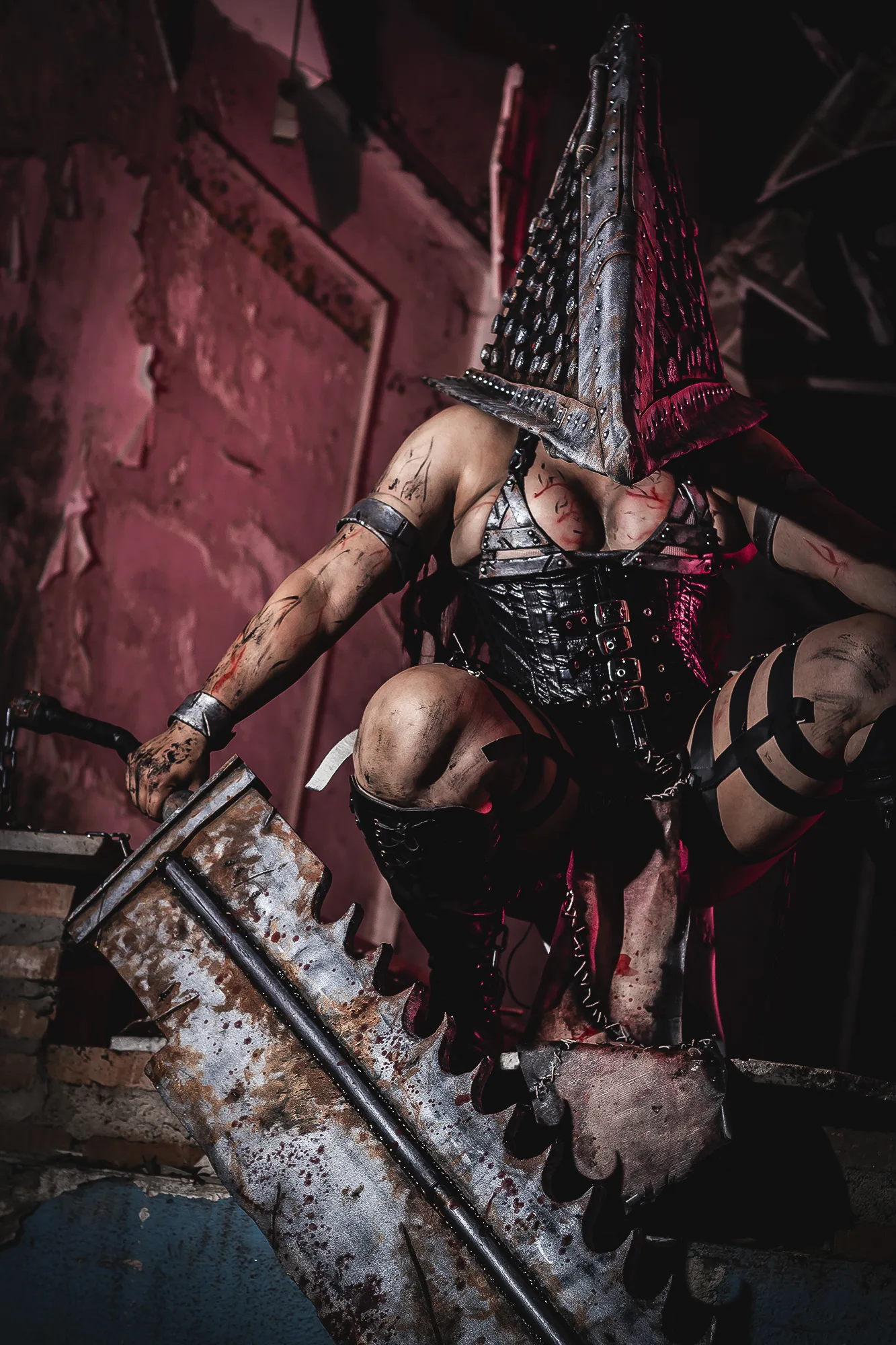 Foto 8 — Pyramid Head