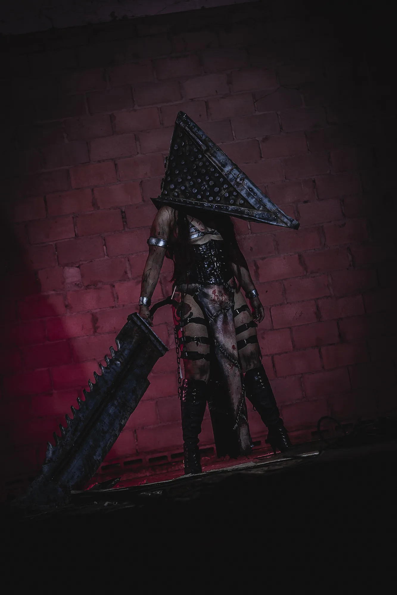 Foto 1 — Pyramid Head
