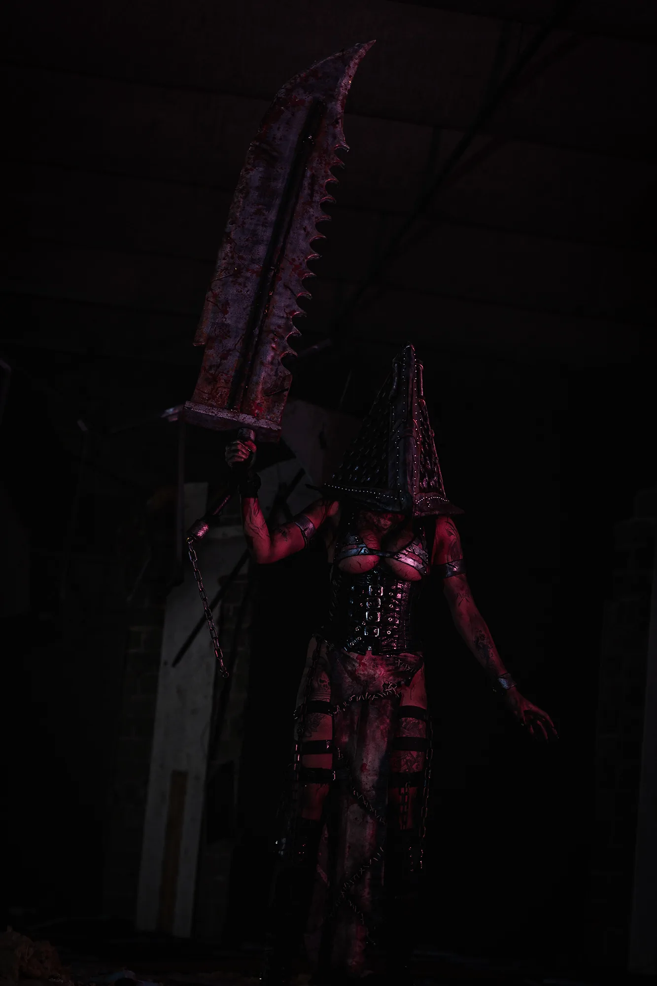 Foto 2 — Pyramid Head  por Jessy Angelus
