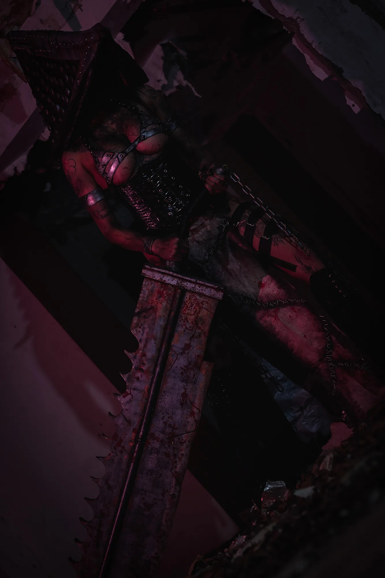Foto 11 — Pyramid Head  por Jessy Angelus