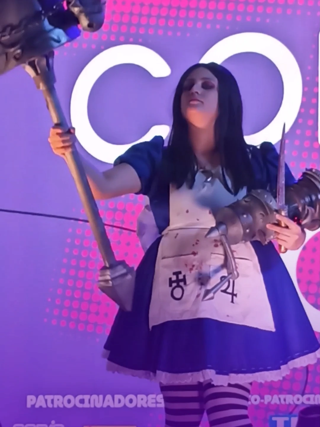 Desfile cosplay Anime Friends 2024 Alice Madness #alicemadness #game #cosplay #af2024